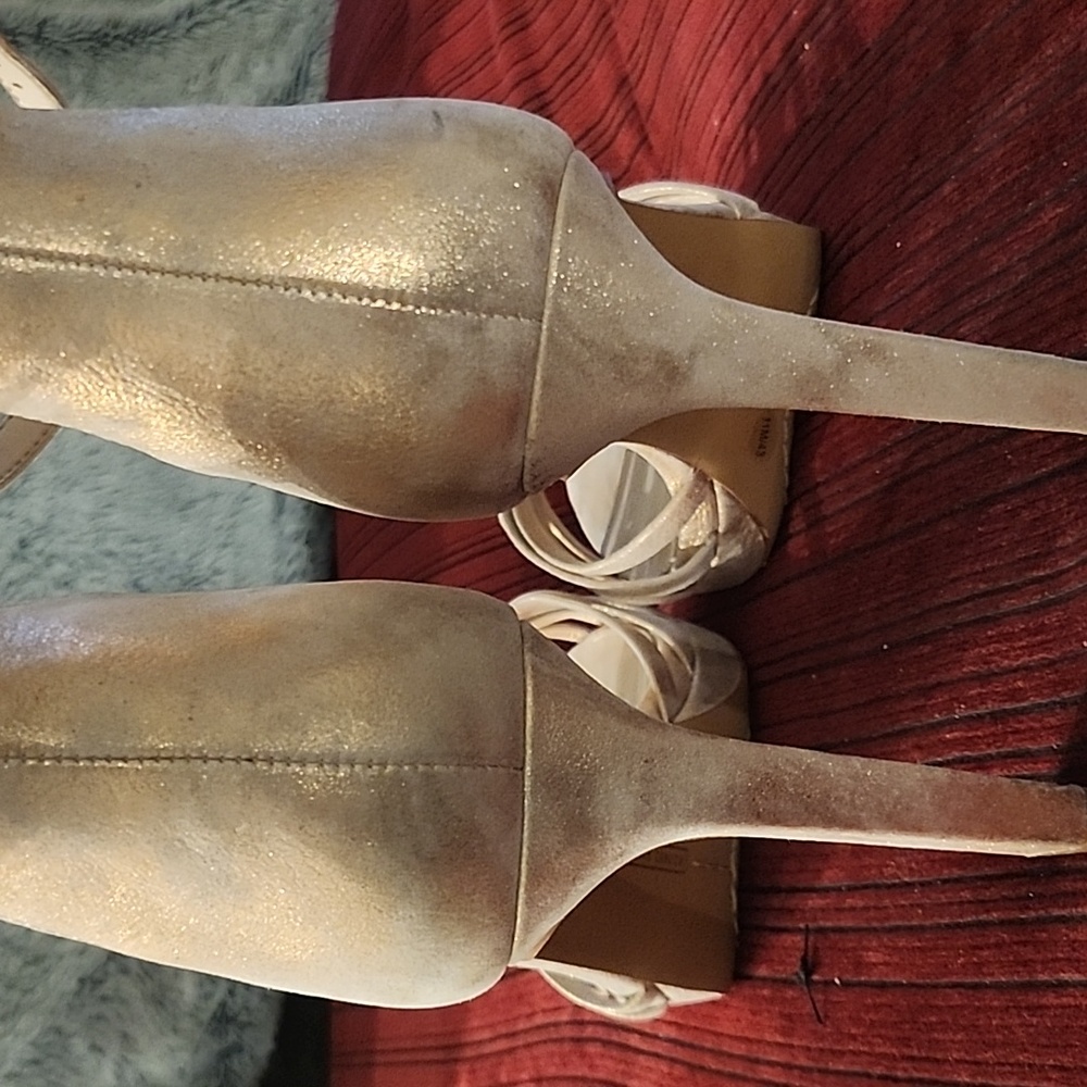 Shoes - Picture 3 of 7